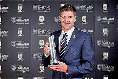 استیون جرارد بهترین بازیکن سال انگلستان شد