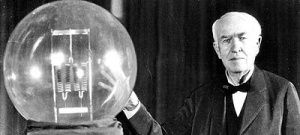 اختراع لامپ برق توسط «توماس آلوا ادیسون»