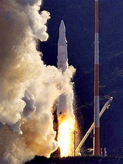 کره جنوبی اولین موشک خود را به فضا پرتاب کرد