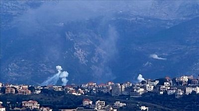  حمله اسرائیل به یک شهرک مرزی لبنان با استفاده از بمب‌های فسفری 
  