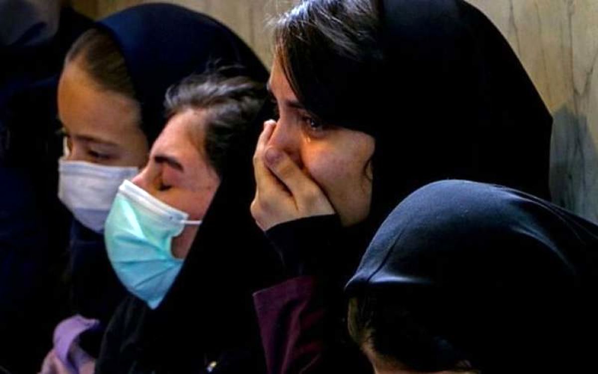 وزارت کشور به جای پیگیری مسمومیت‌ها به دنبال شناسایی زنان بی‌حجاب است