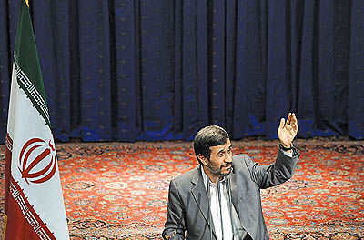 پاسخ احمدی‌نژاد به منتقدین خصوصی‌سازی و نحوه واگذاری‌ها