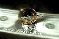 کشورهای عربی خلیج فارس دلارهای خود را با یورو معاوضه می‌کنند