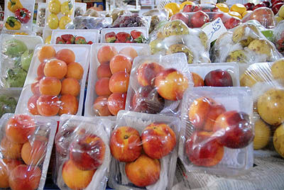 بازار مملو از میوه‌های لوکس خارجی شد