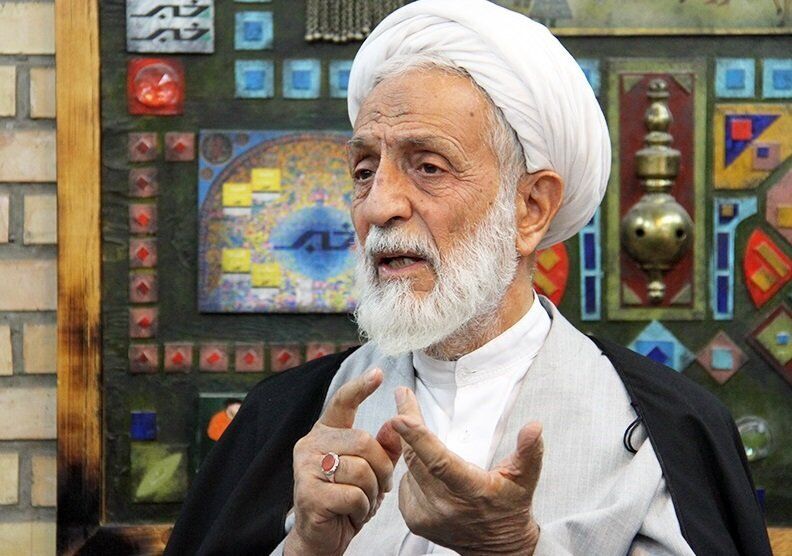واکنش امام جمعه موقت اصفهان به مسمومیت دانش‌آموزان دختر