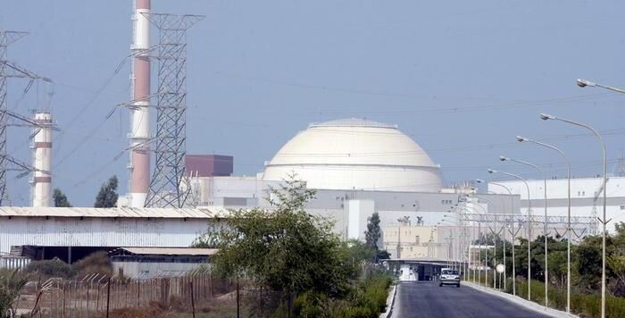 رزمایش نیروهای مسلح بر فراز نیروگاه اتمی بوشهر 
