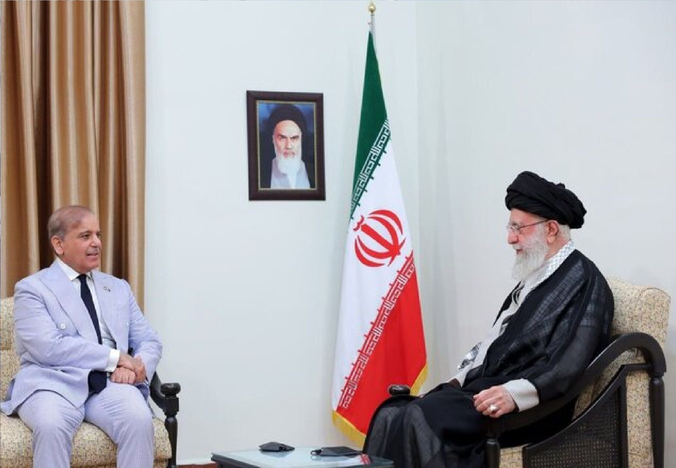  «شهباز شریف» با مقام معظم رهبری دیدار کرد
