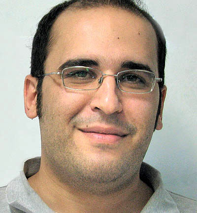 آقای علی‌آبادی، این گوی و این میدان