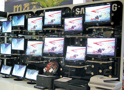 بازار تلویزیون همچنان در دست LCDها است