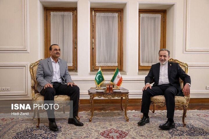دیدار عاصم منیر با عراقچی +جزئیات