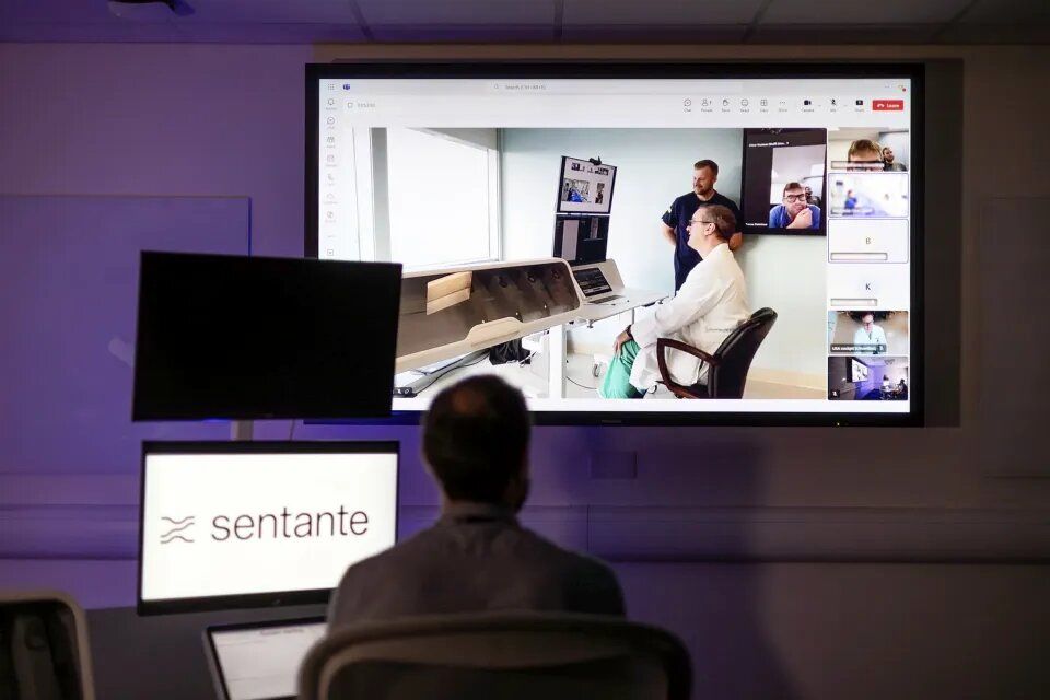 اولین جراحی سکته مغزی کنترل‌شده از راه دور در جهان انجام شد