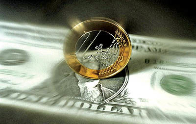 افزایش کم‌سابقه ارزش دلار در برابر یورو