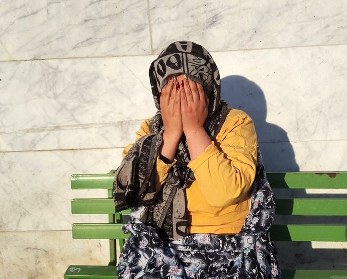زن مواد فروش در تله پلیس تهران/ کشف 25 کیلو حشیش از مخفیگاهش!