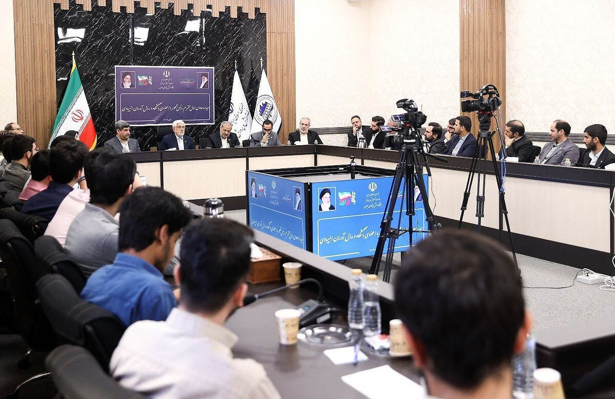 تاکید عارف بر تشکیل شبکه نخبگان ایرانی