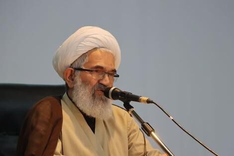 درخواست عضو مجلس خبرگان برای برخورد با بدحجابی/بی‌ حجاب ها را شلاق بزنید، جریمه نقدی مشکل را حل نمی کند