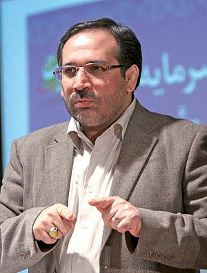حسینی: صادرکنندگان‌ هنوز در مرکز مبادلات ارزی حضور نیافته‌اند