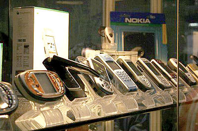 افزایش تعرفه واردات گوشی تلفن همراه قاچاق را تقویت کرد