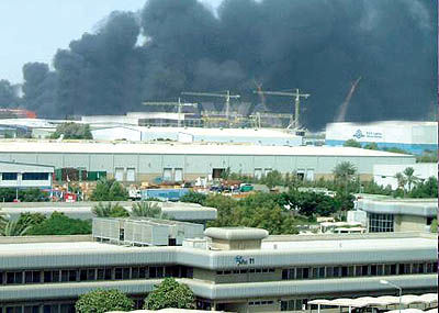 بندر جبل‌علی در آتش