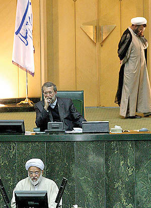 پاسخ مصباحی‌مقدم به احمدی‌نژاد