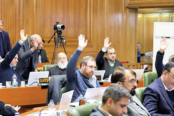 انتقاد شورای شهر از عملکرد شهردار تهران