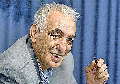 انتقاد ناصر نوآموز از فشاربه کفاشیان برای استعفا