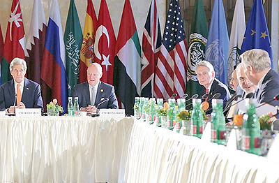 ظریف در نشست حامیان  سوریه شرکت کرد