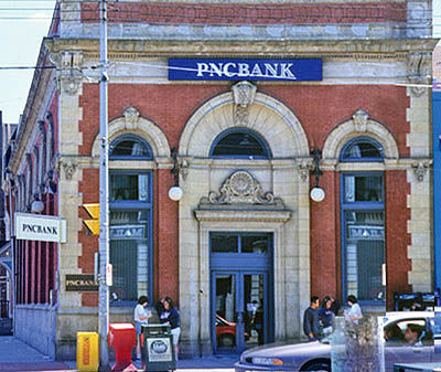مذاکره بانک PNC برای خرید سهام بانک مرکانتایل