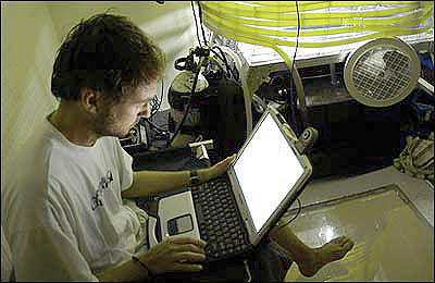 ساخت خانه‌ای زیر آب