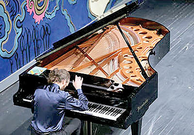 بداهه‌نوازی پیانیست‌های جهان در نیاوران