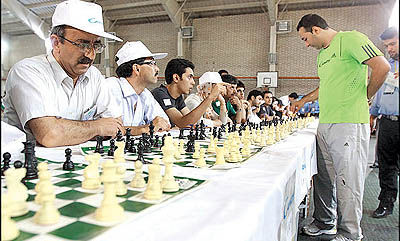 از مرتضی محجوب، رکورددار جهان در روز جهانی شطرنج تقدیر می‌شود