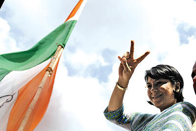 پیروزی حزب کنگره   در انتخابات پارلمانی هند