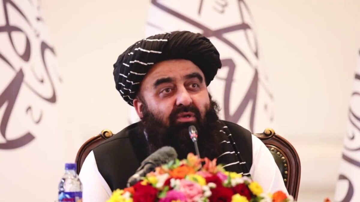 متقی: تنش میان افغانستان و پاکستان به سود هیچ یک از طرف‌ها نیست/ کابل در برابر حملات اسلام آباد حق دفاع مشروع دارد