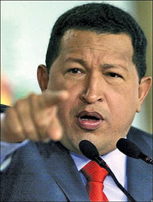 چاوز ارزش پول ونزوئلا را 50 درصد کاهش می‌دهد