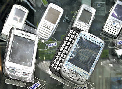 اتحادیه دستگاه‌های مخابراتی مجوز فروش گوشی تلفن همراه ندارد