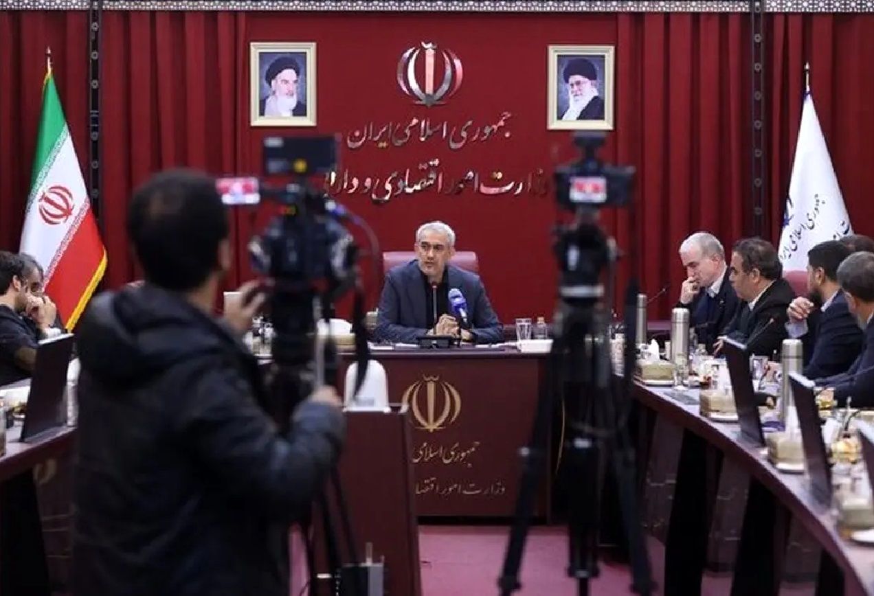 وزیر اقتصاد: مالیات ۹۰ درصد اصناف صفر شد/ سامانه ارتباط با اصناف راه‌اندازی می‌شود