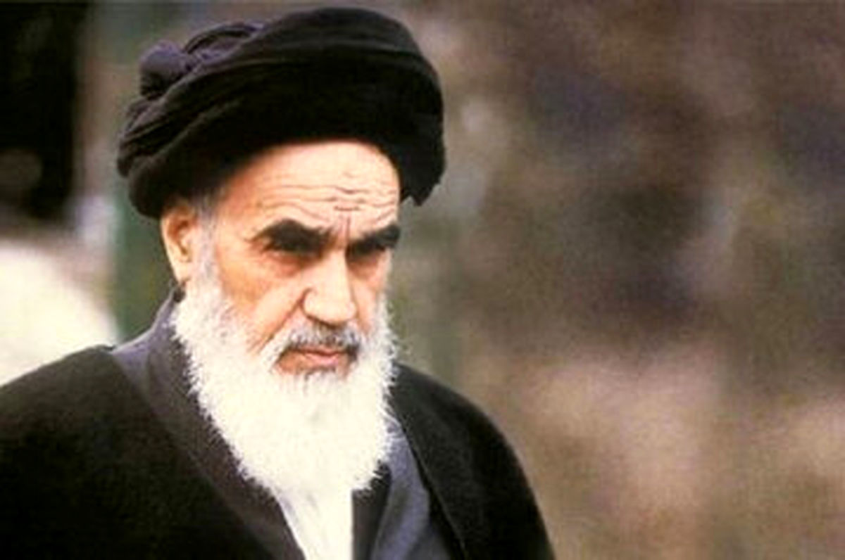 ظاهر متفاوت برادر امام خمینی(ره) با کت‌وشلوار و کراوات+ عکس