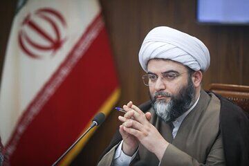 انتقاد حجت‌الاسلام قمی از برخورد اخیر امام جمعه رشت با بدحجاب‌ها