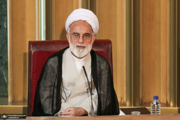 دری نجف آبادی: مسئولان باید سهل‌انگاری‌ و غفلت‌ را کنار بگذارند/ دستور آتش به اختیار را نباید به سادگی بگوییم!