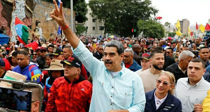 مادورو برای «گفت‌وگوی جدی و سازنده» با آمریکا اعلام آمادگی کرد