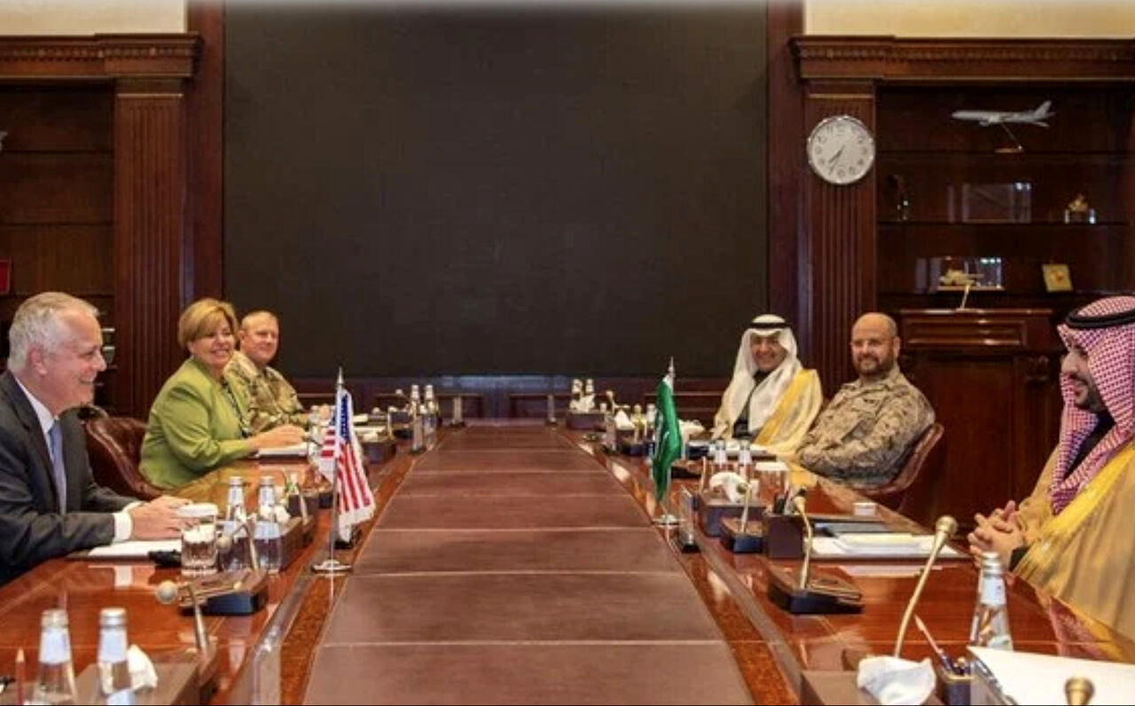 سفر معاون وزیر دفاع آمریکا به عربستان در بحبوحه شورش در واشنگتن
