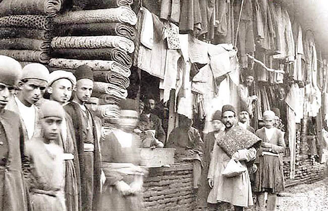 نگاه خیره یک مورخ