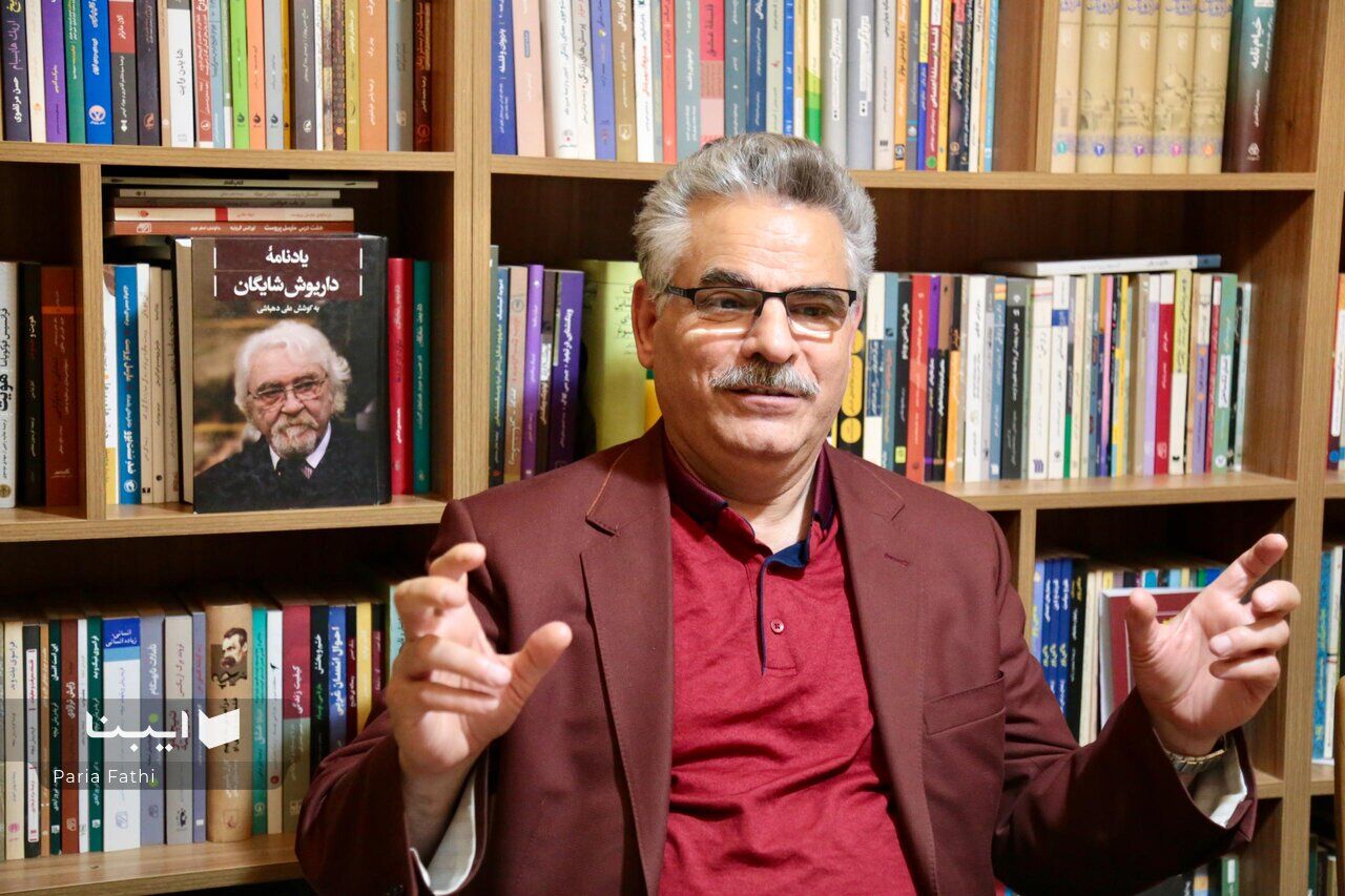روایت فاضلی از اعتراضات ایران/ مسئولان جای تولید رضایت بر کنترل نارضایتی تکیه دارند/ مردم باید احساس شهروندی کنند