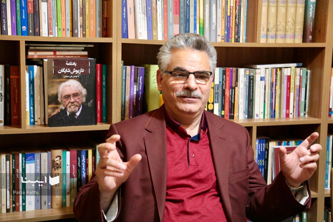 روایت فاضلی از اعتراضات ایران/ مسئولان جای تولید رضایت بر کنترل نارضایتی تکیه دارند/ مردم باید احساس شهروندی کنند