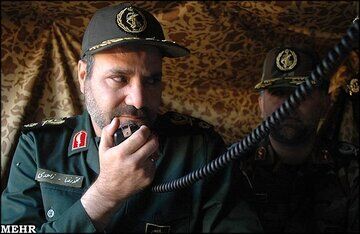 تصویری از سردار زاهدی در کنار رهبر انقلاب + عکس 