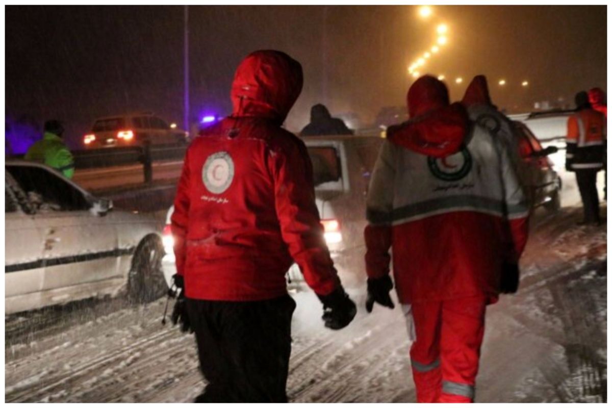 امدادرسانی به ۲۸۳ خودرو گرفتار در برف و کولاک+جزئیات