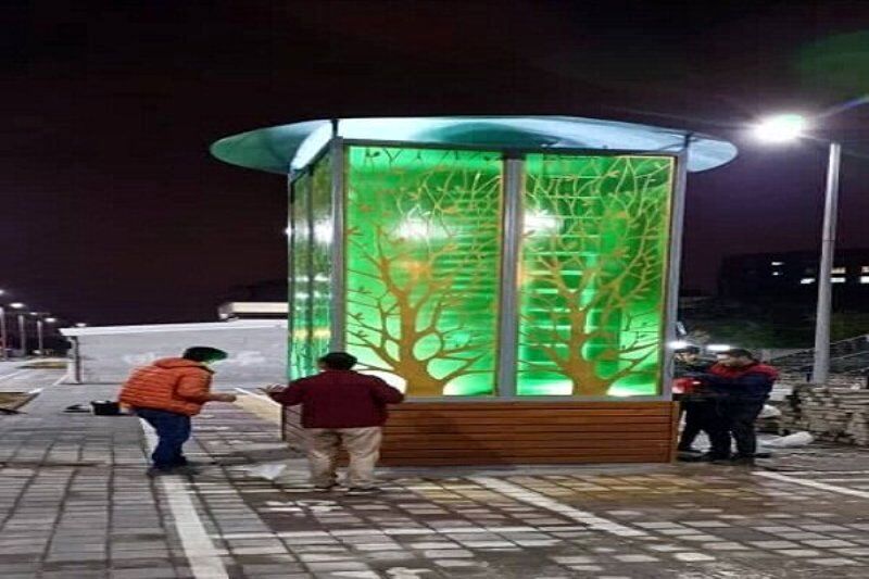 نصب اولین درخت مصنوعی در تبریز