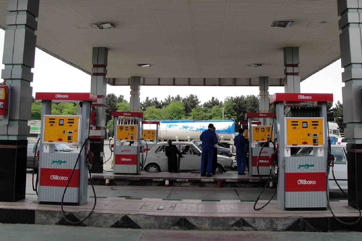 خبر مهم سخنگوی دولت درباره تخصیص بنزین به شخص