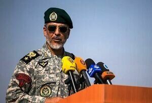 دریادار سیاری: ارتش با توان بیشتر در خدمت مردم خواهد بود