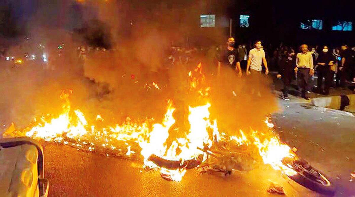 ریشه‌های اقتصادی اعتراضات چیست؟/ چرا حتی کالابرگ یک‌ میلیون تومانی هم مردم را راضی نکرد