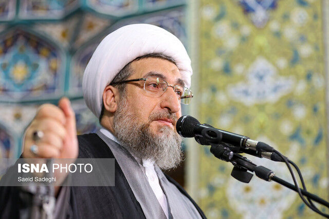 امام جمعه تبریز: ایران تسلیم مذاکرات تحمیلی نمی‌شود / افزایش قیمت دلار پس از فعالسازی مکانیسم ماشه نشانگر توطئه داخلی‌ها است